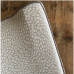 Pine Cone Puslehynde, herd printed caramel